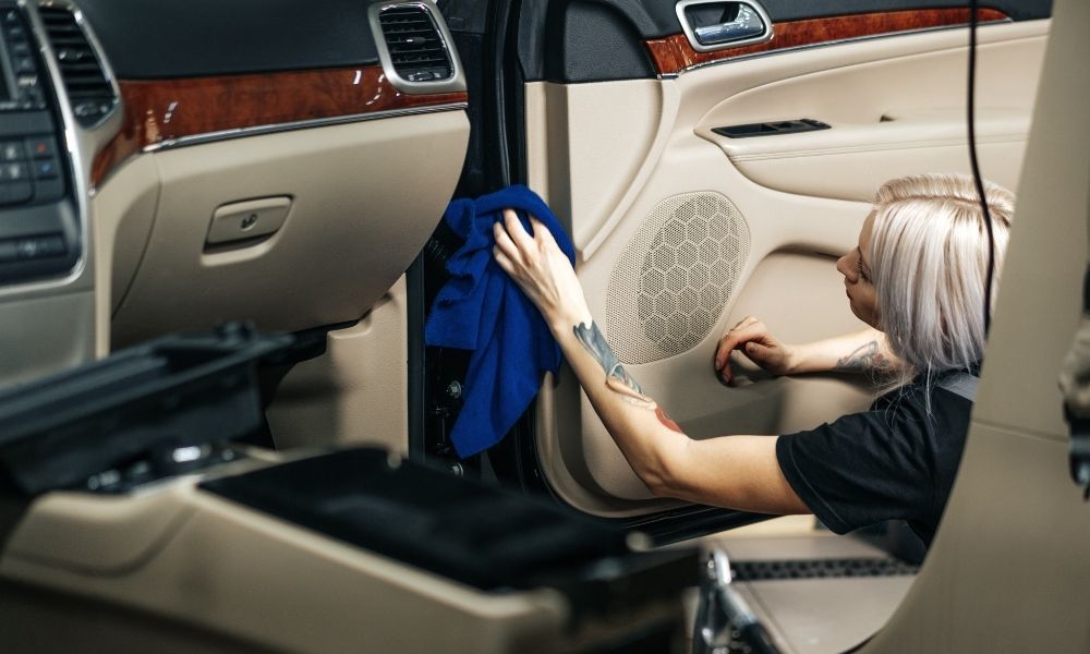 3 Benefits of Detailing Your Car at Home